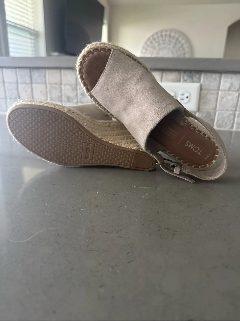Toms like new